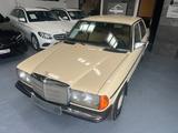 Mercedes-Benz W123 300D TURBODIESEL AUTOMATIK |TÜV BIS 12/2026 - Mercedes-Benz 300 mit Diesel-Antrieb: Turbo