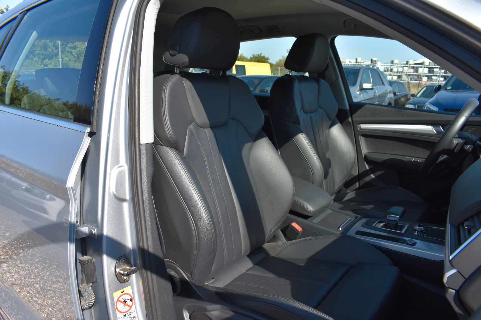 Fahrzeugabbildung Audi Q5 40 TDI quattro sport/Anhänger/LED/Tempomat