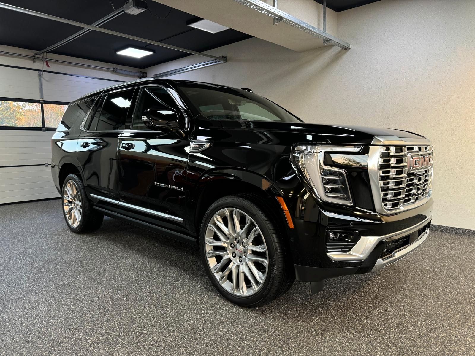 Fahrzeugabbildung GMC YUKON DENALI 2026-24" RÄDER, ENTERTAINMENT