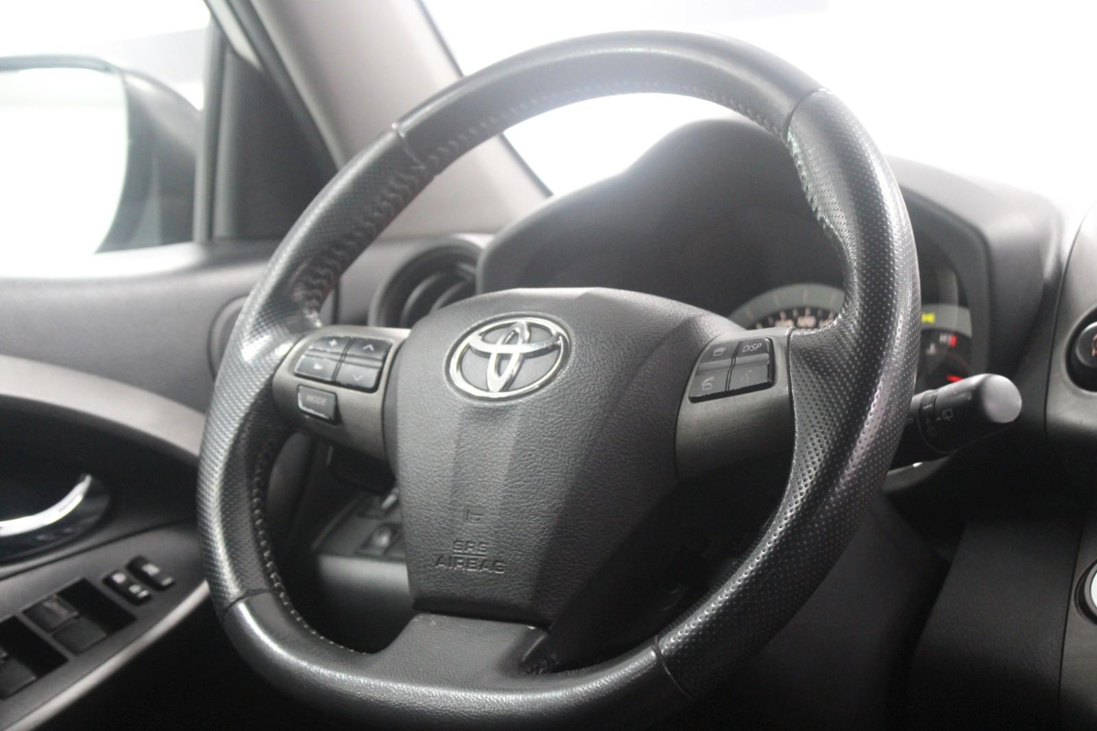 Toyota RAV 4 Executive 2.2 D-4D 150 ch BVA 4x4 – Cuir – Sièges chauffants – Caméra – Attelage – Climatisation 3 zones – Jantes 18