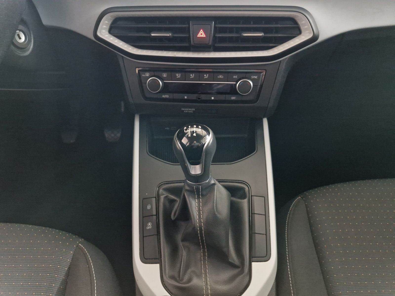 Fahrzeugabbildung SEAT Arona Style 1.0 TSI KLIMA LED
