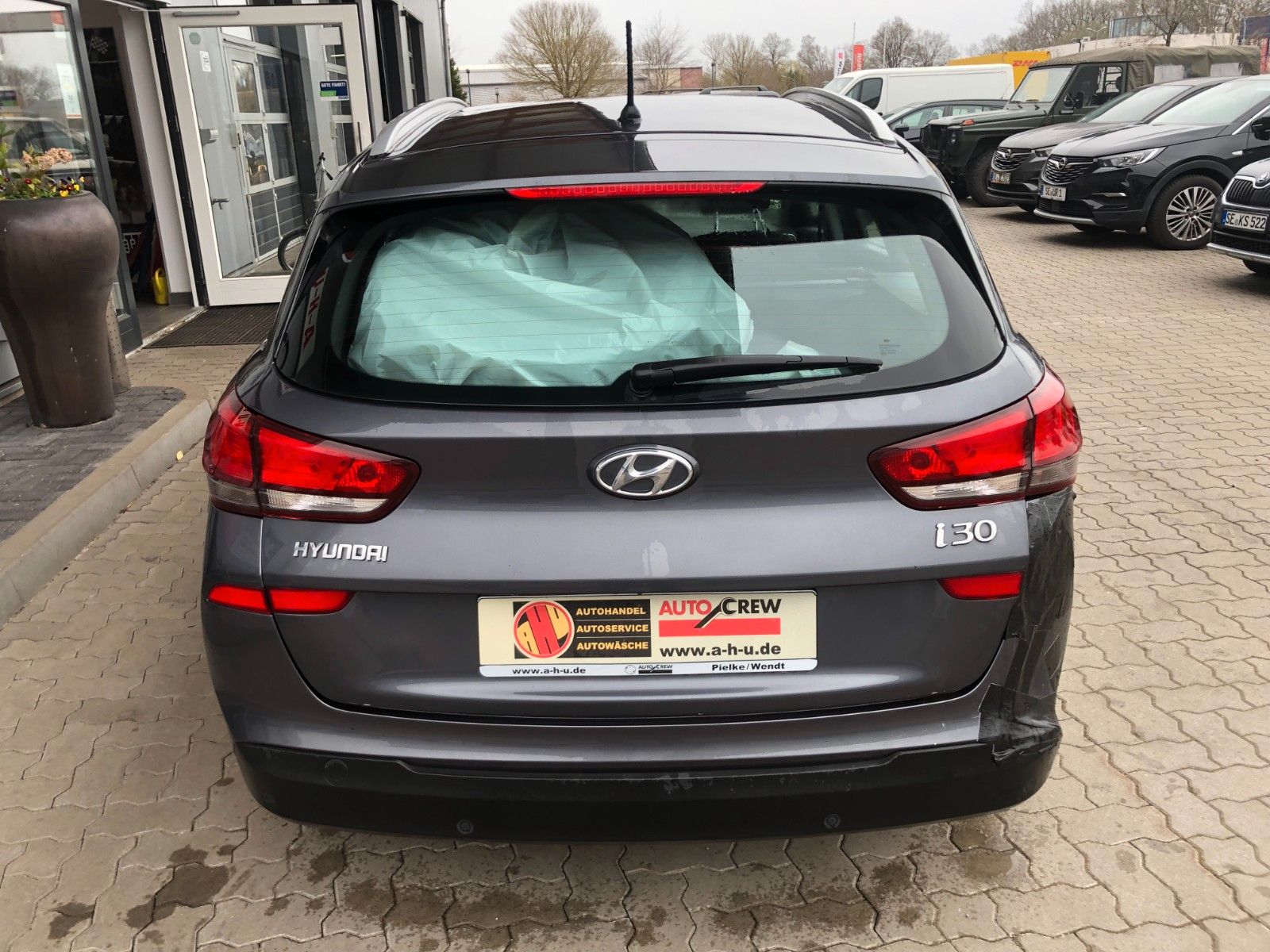 Fahrzeugabbildung Hyundai i30 cw Trend Heckschaden