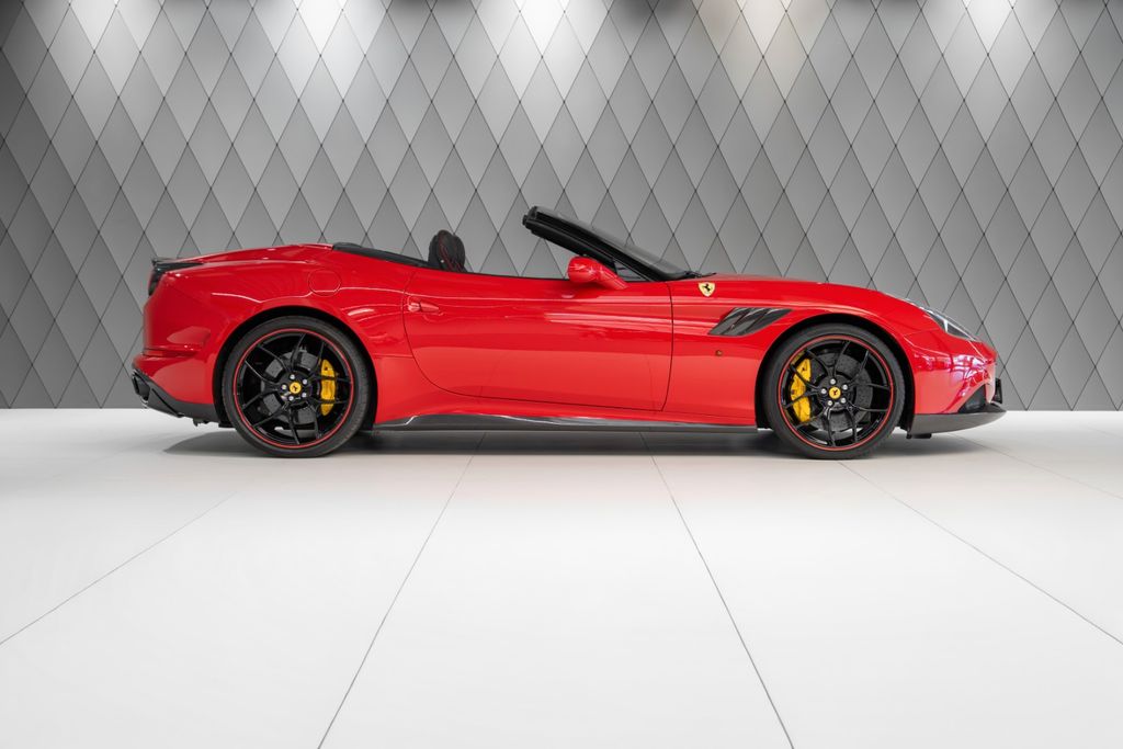 California T RED / BLACK NOVITEC - Bild 3