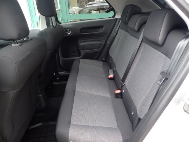 Fahrzeugabbildung Citroën C4 Cactus Shine 1.6 BlueHDi 100 FAP AHK Pano Nav