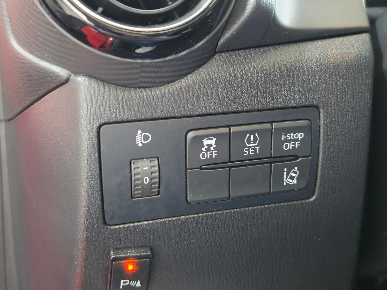 Mazda 2 Lim. Sports-Line+NAVI+SHZ+KLIMAAUTO.+