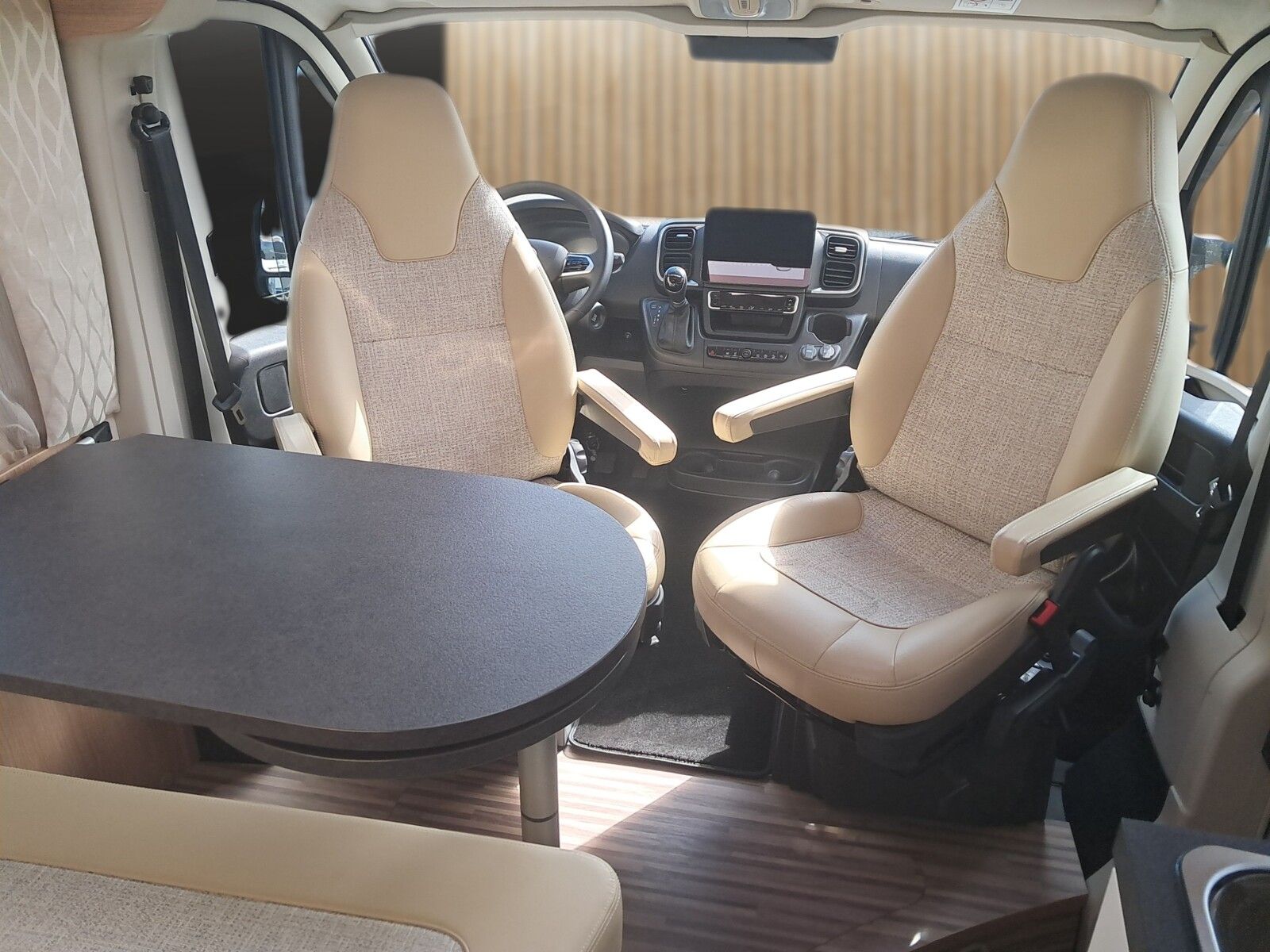 Fahrzeugabbildung Malibu Van comfort 640 LE Automatik.AHK,Markise