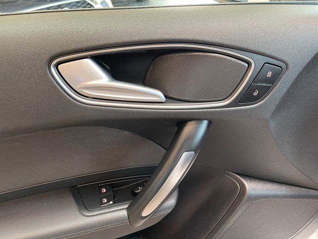 Audi A1 ambition *BI-XENON*NAVI*SZHZ*TEMPOMAT*PDC*