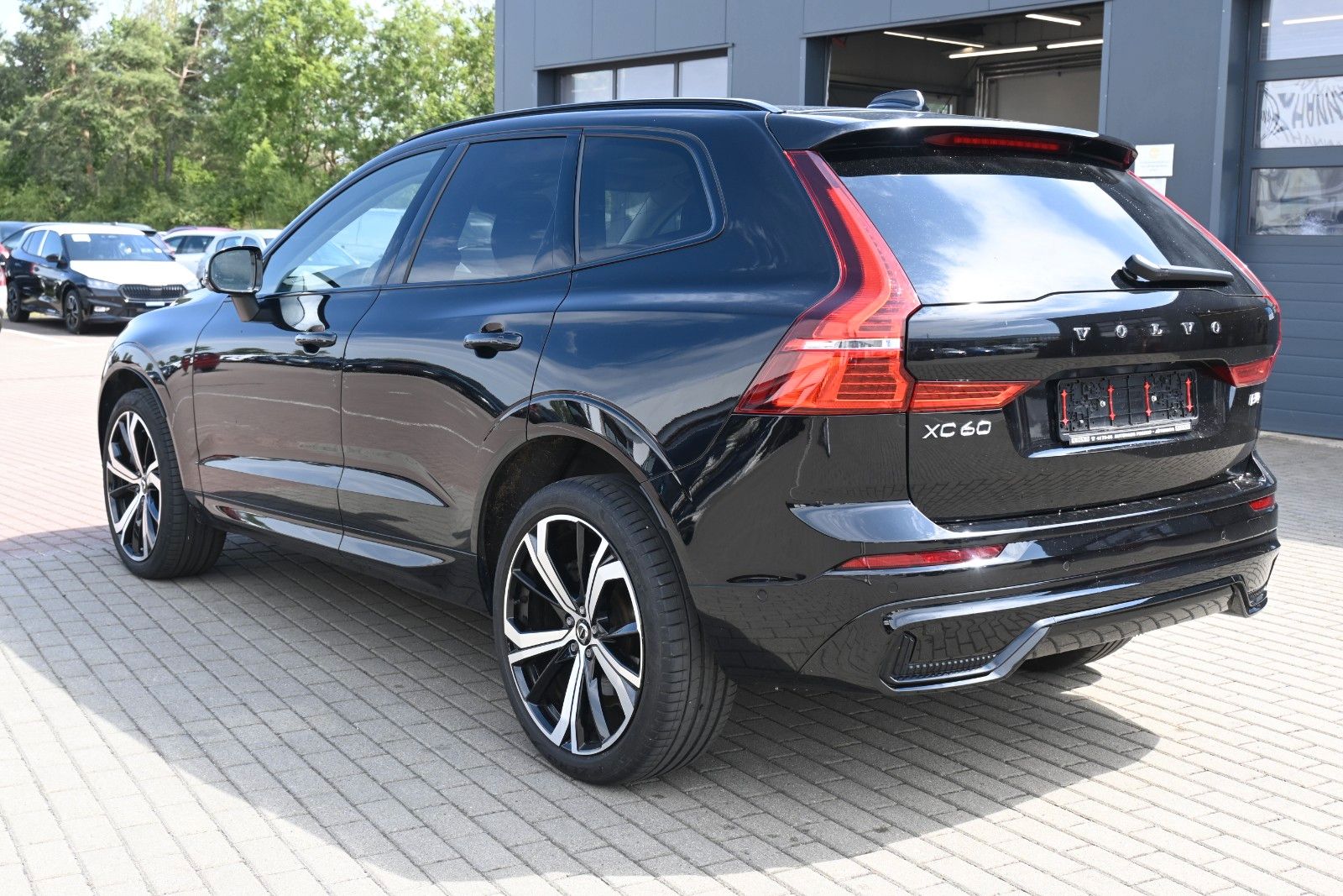 Fahrzeugabbildung Volvo XC60 B4 D Plus Dark*FSHZG*PANO*360°*ACC
