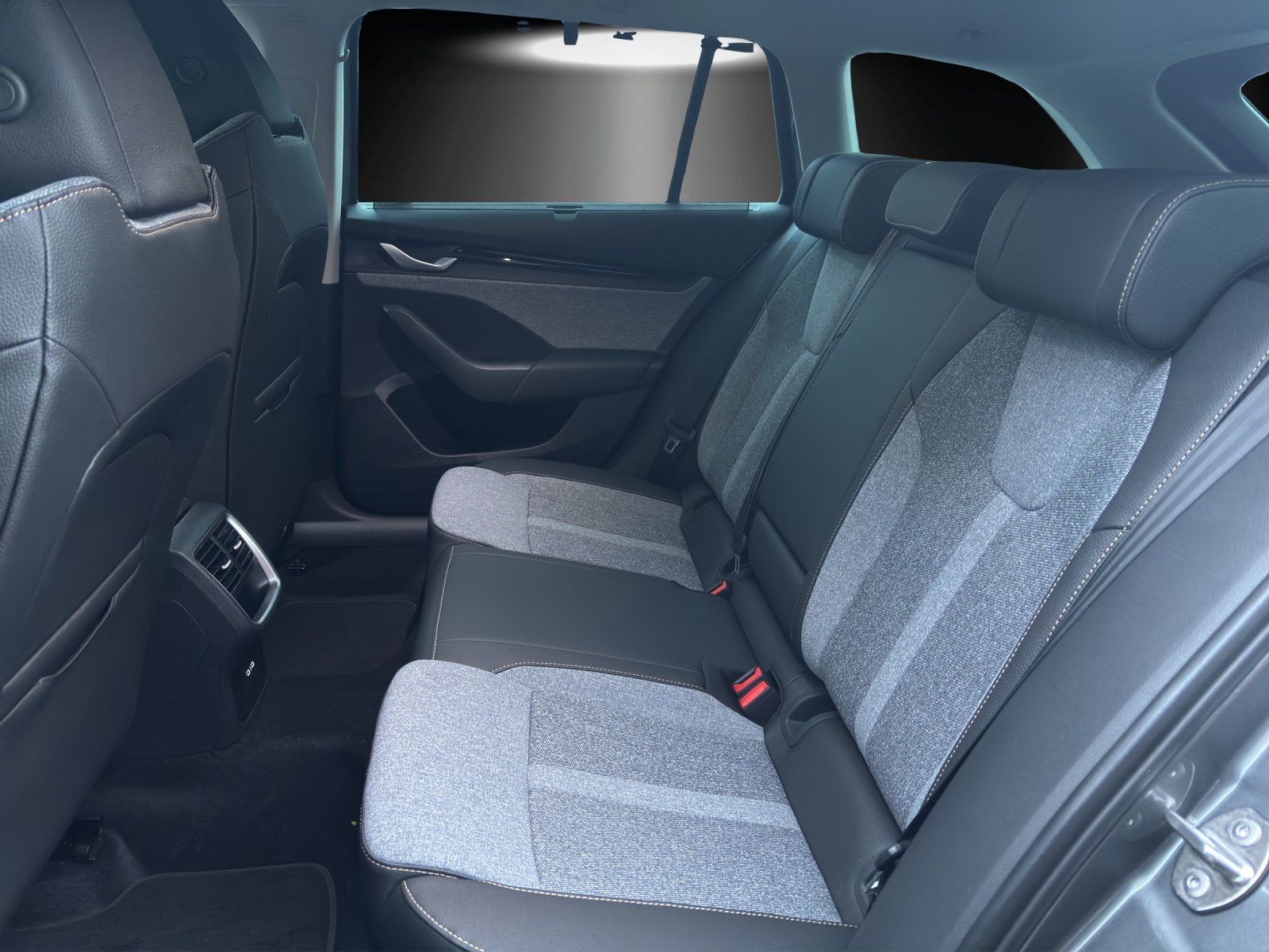 Fahrzeugabbildung SKODA Octavia Balance 1.5 TSI ACC+AHK+KAM+LED-MATRIX