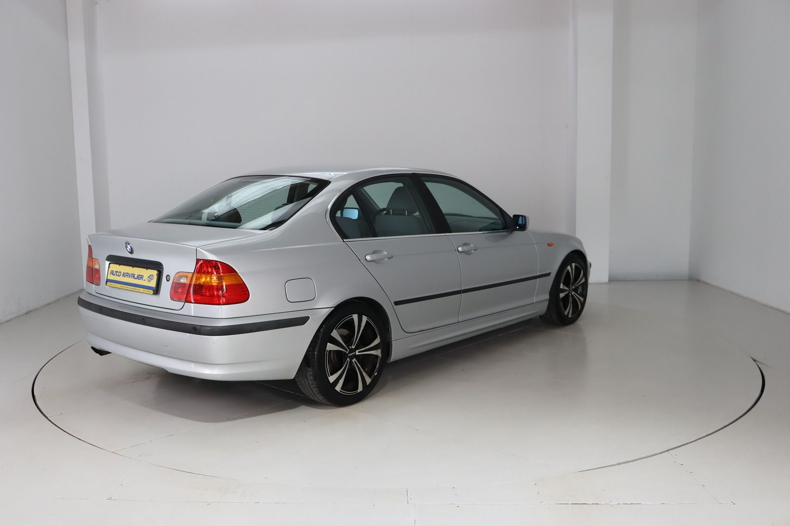 Fahrzeugabbildung BMW 320 i * Xenon * PDC * Klimaautom. *