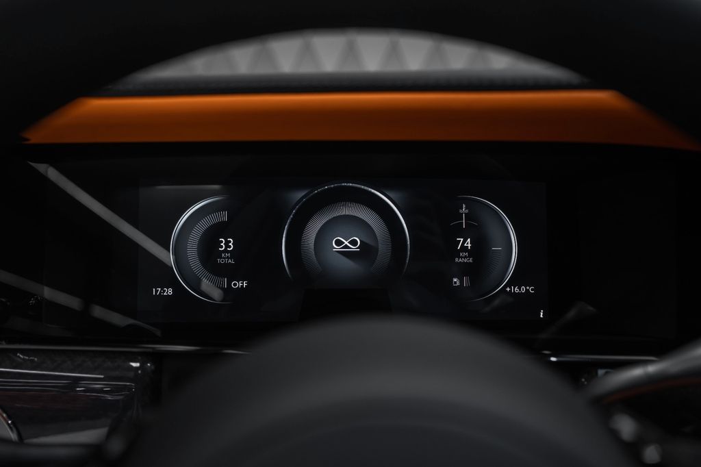 Cullinan BLACK BADGE 2026 GREY/ORANGE STARLIGHT - Bild 20