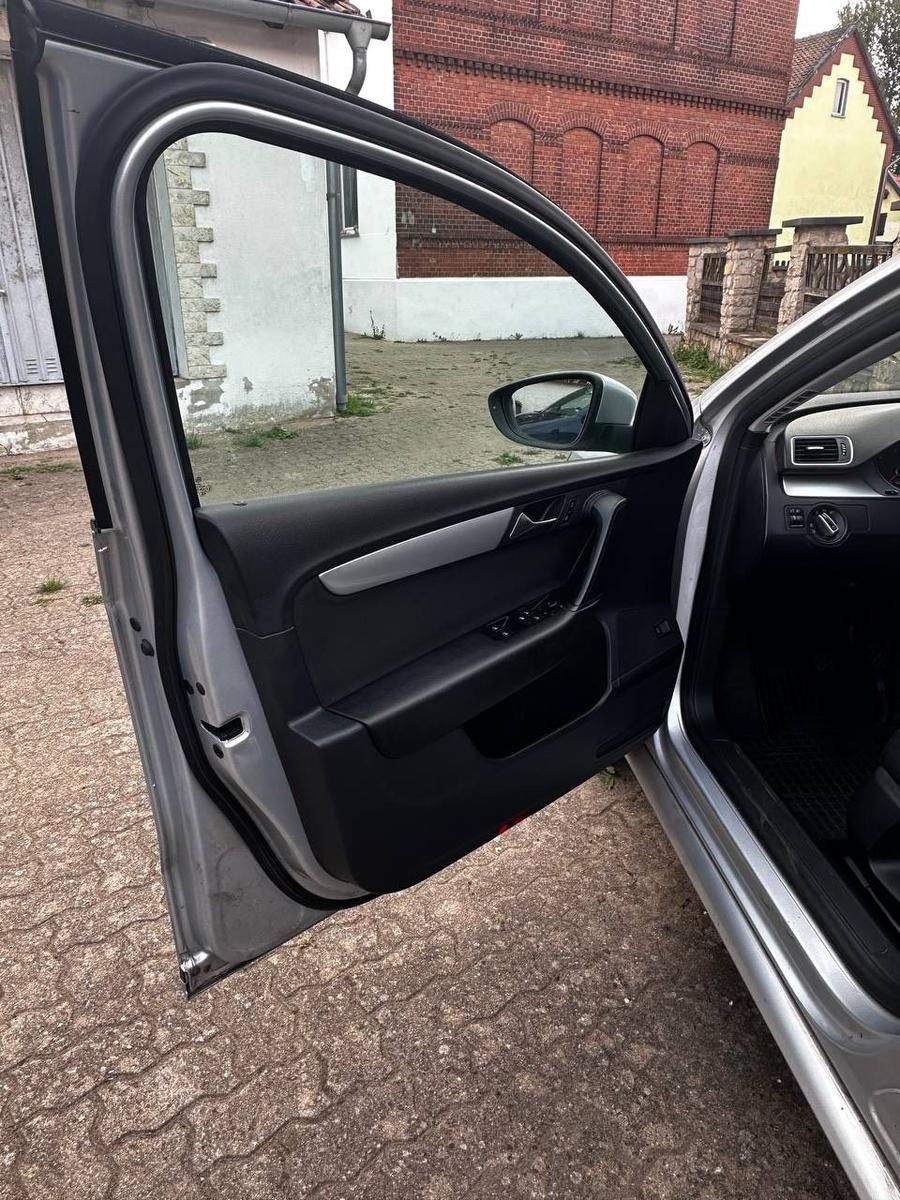 Volkswagen Passat 2012 — photo 6