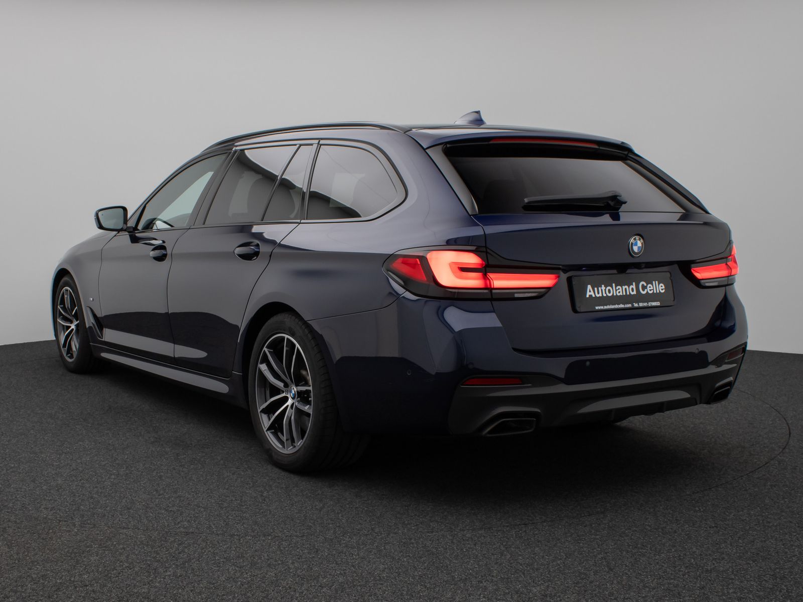 Fahrzeugabbildung BMW 530d xD M Sport Laser HUD DAB H/K ACC AHK Komfor