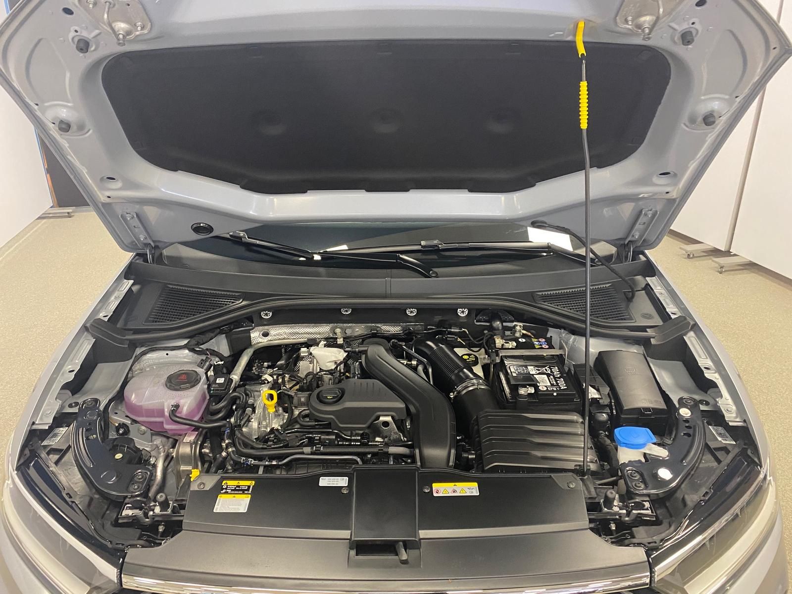 Fahrzeugabbildung Volkswagen Golf Variant 2.0 16V T FSI R BMT/Start-Stopp 4Mo