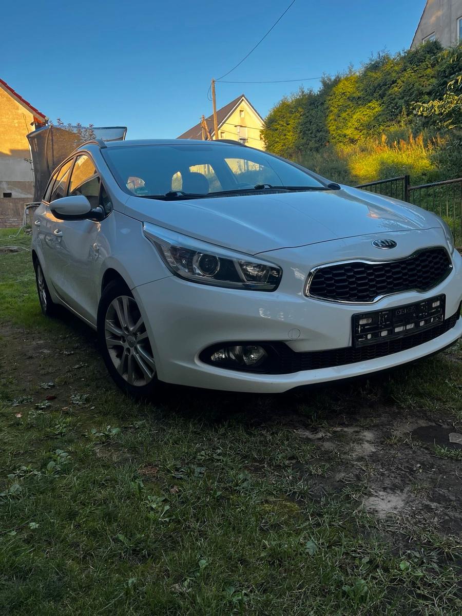 Kia cee'd 2012 — photo 6