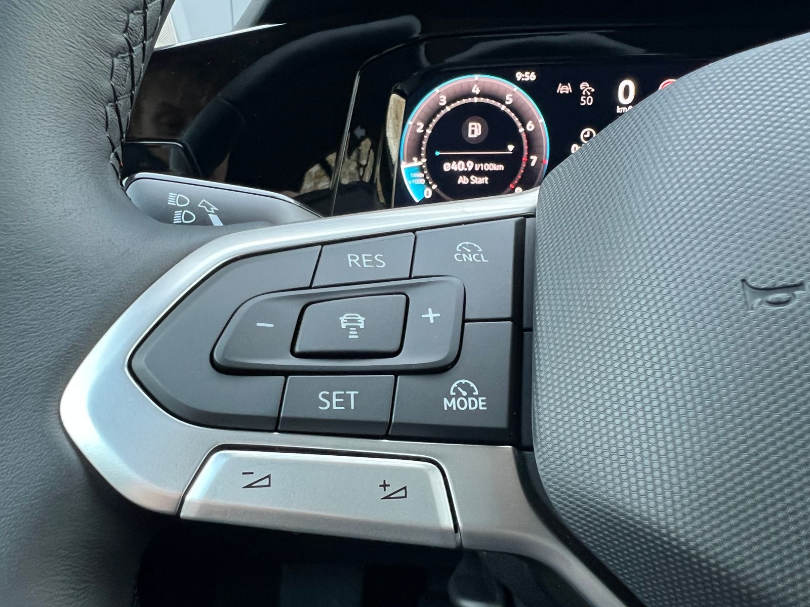 Fahrzeugabbildung Volkswagen Golf VIII Life 1.5 TSI *ACC, Light Assist, Sitzh