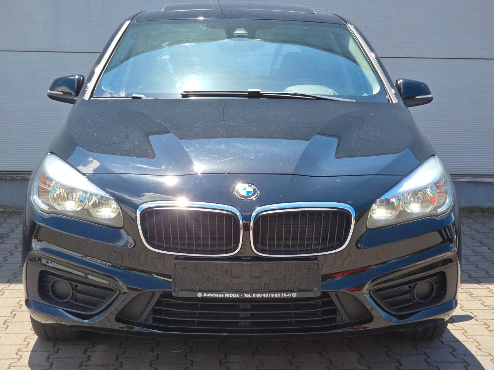 BMW 214d Active Tourer (Panorama/Navi)