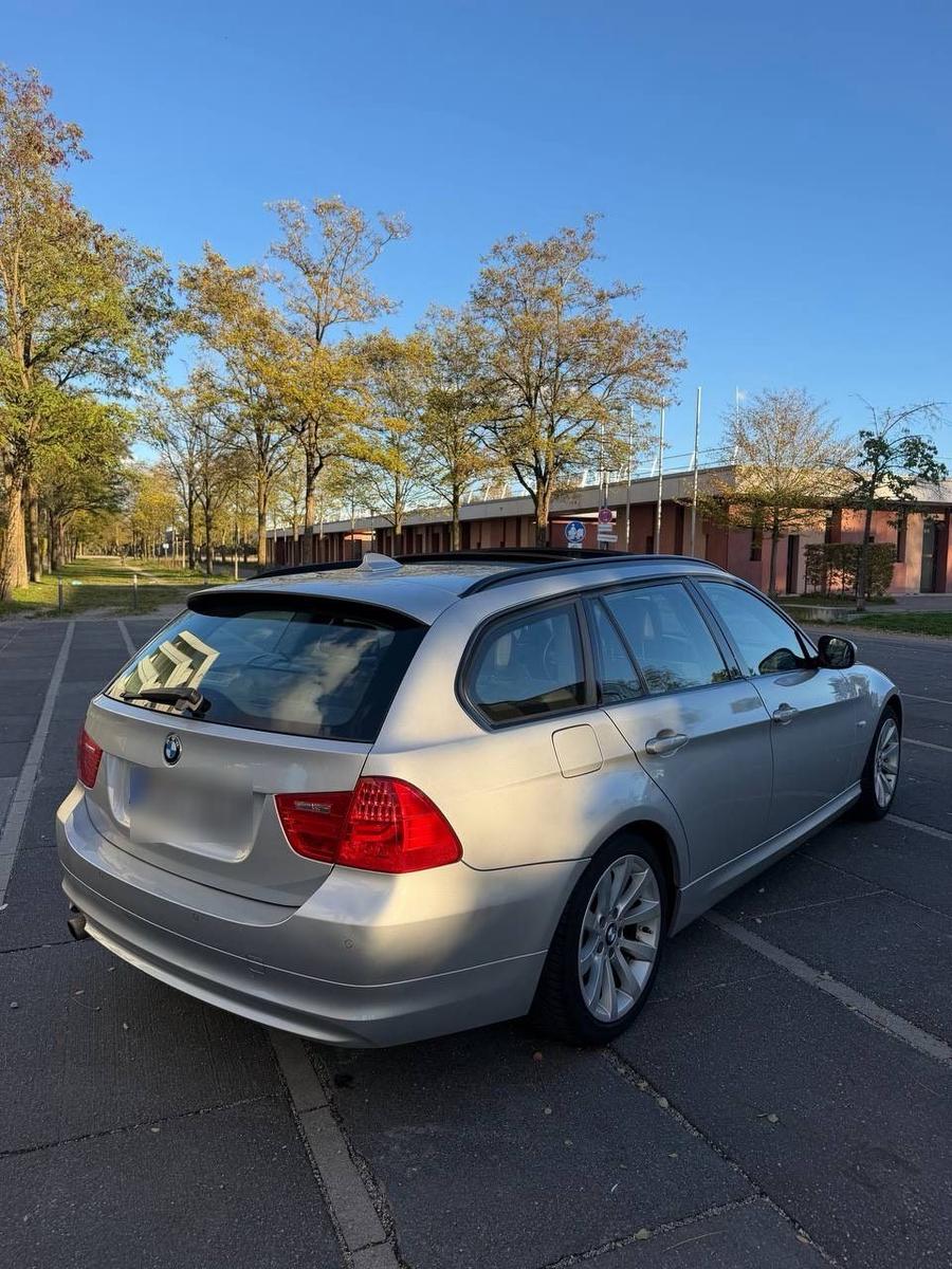 BMW 318 2010 — photo 6