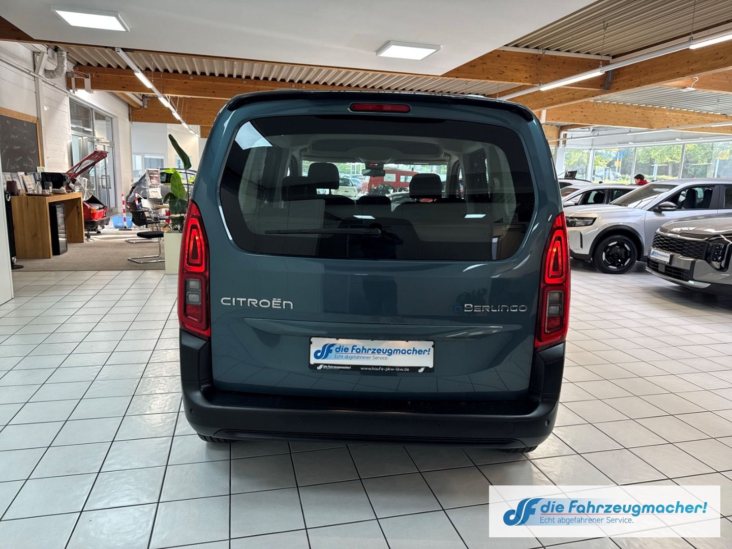 Fahrzeugabbildung Citroën Berlingo Plus Elektromotor M LED Apple CarPlay A