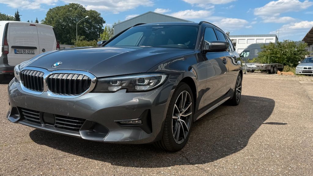 Image of BMW 320
