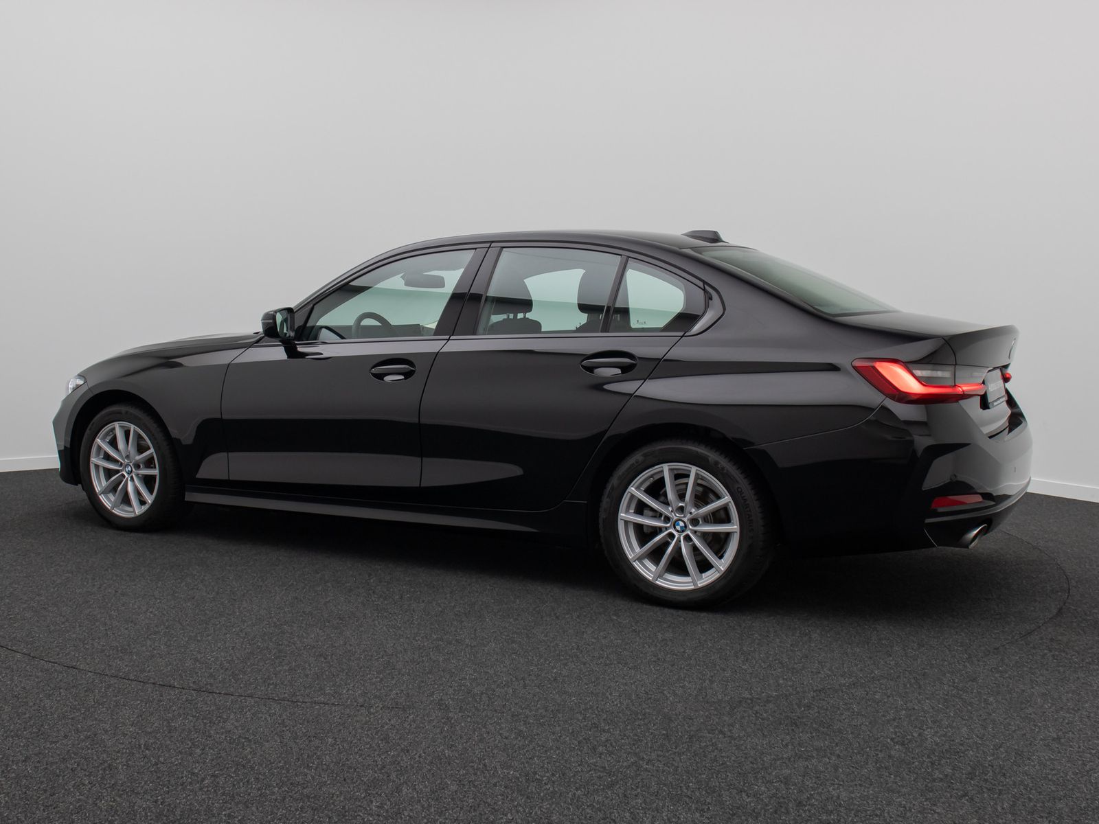 Fahrzeugabbildung BMW 318i GeschwindigReg DAB PDC Widscreen Cockpit+