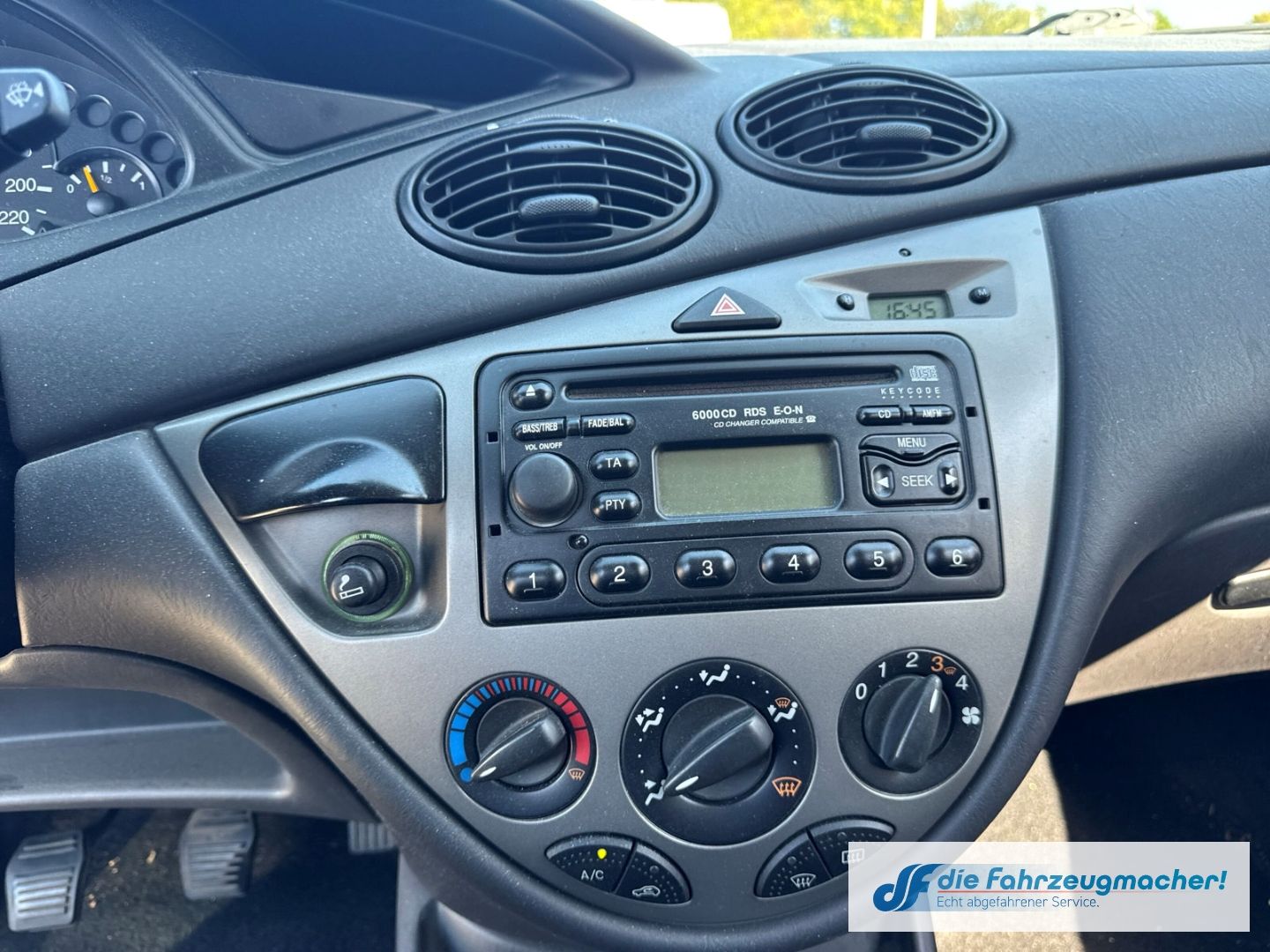 Fahrzeugabbildung Ford Focus Finesse Klima Beheizb. Frontsch. *EXPORT