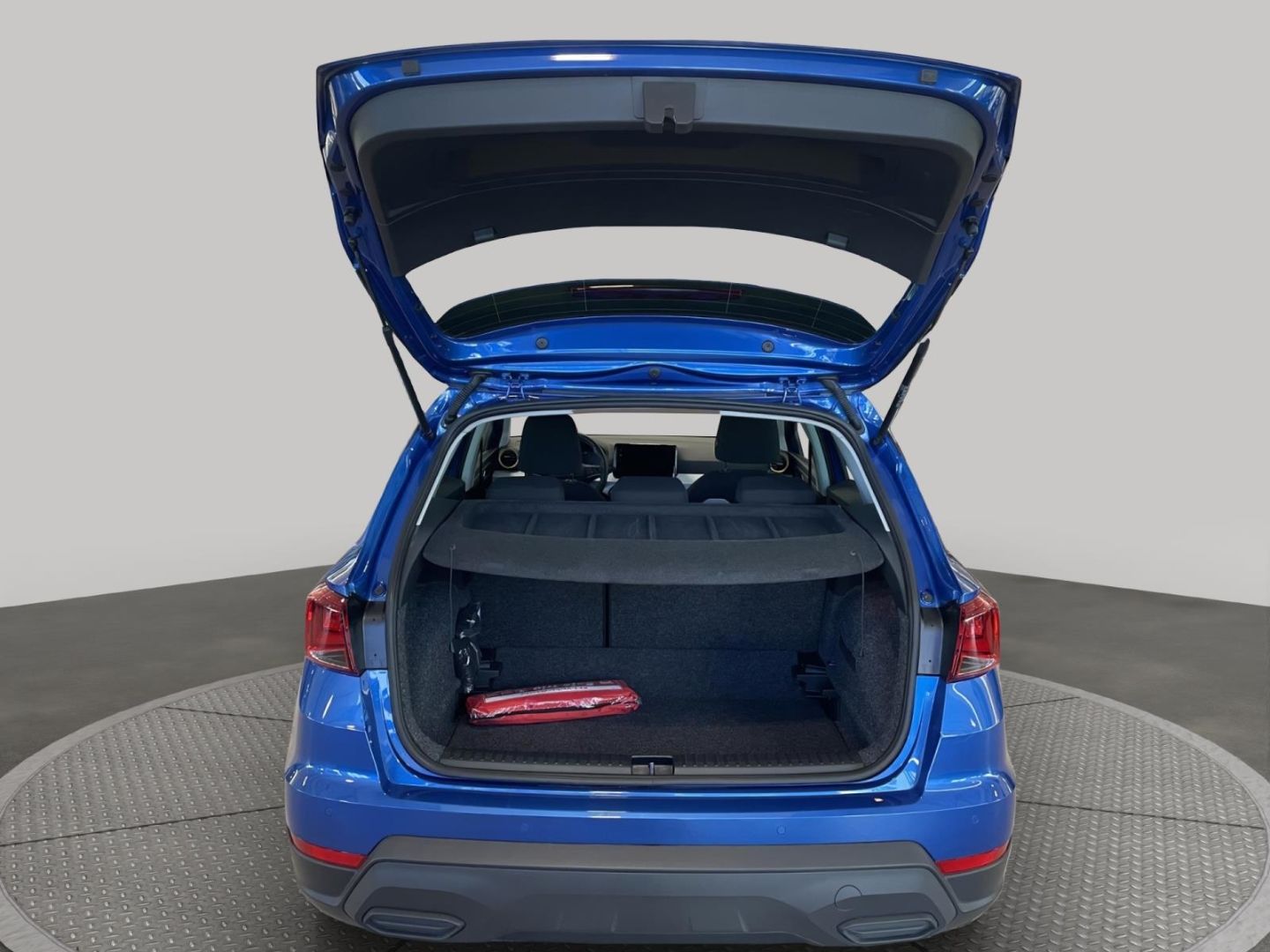 Fahrzeugabbildung SEAT Arona Style Navi Digitales Cockpit LED Apple Car