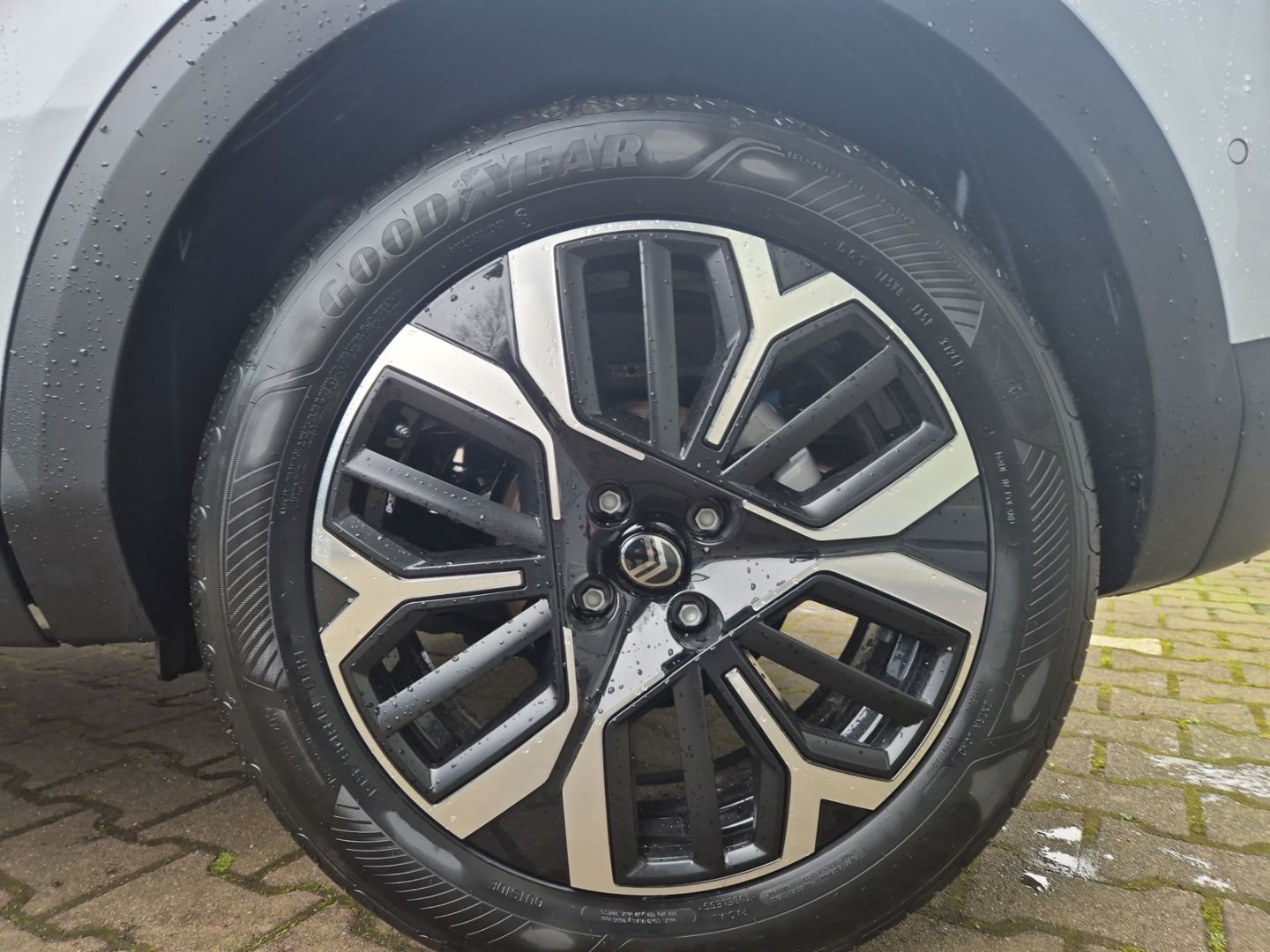 Fahrzeugabbildung Citroën C4 Max 1.2 Hybrid 136 e-DCS6 SHZ Keyless
