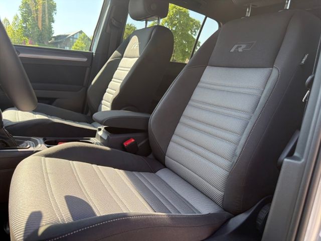 Fahrzeugabbildung Volkswagen Touran R-LINE BLACK STYLE 1,5 TSI DSG 7-SITZER E