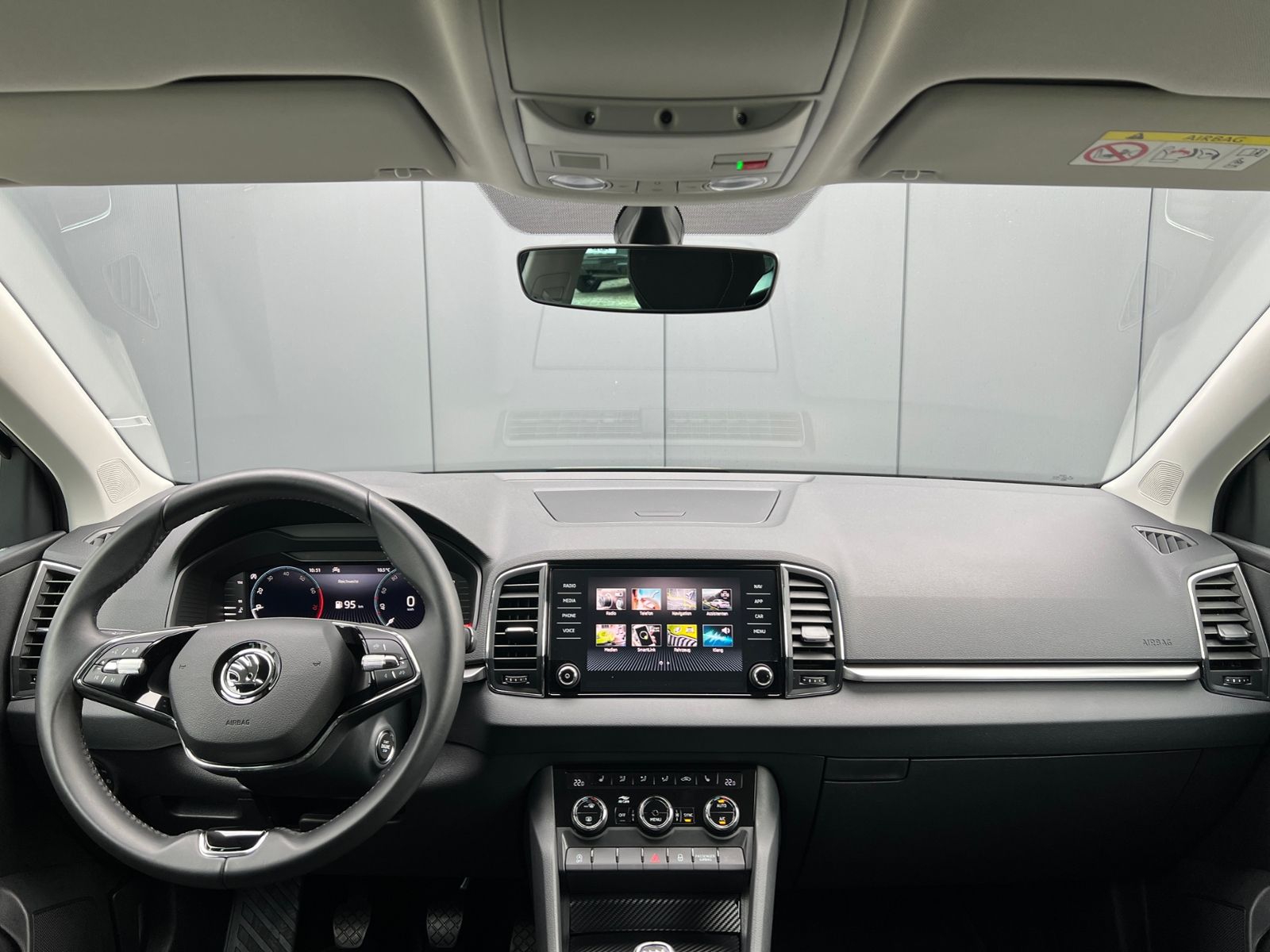 Fahrzeugabbildung SKODA Karoq TOUR 1.0 TSI *Sitzheiz.,beheizb.Fronts.,GR