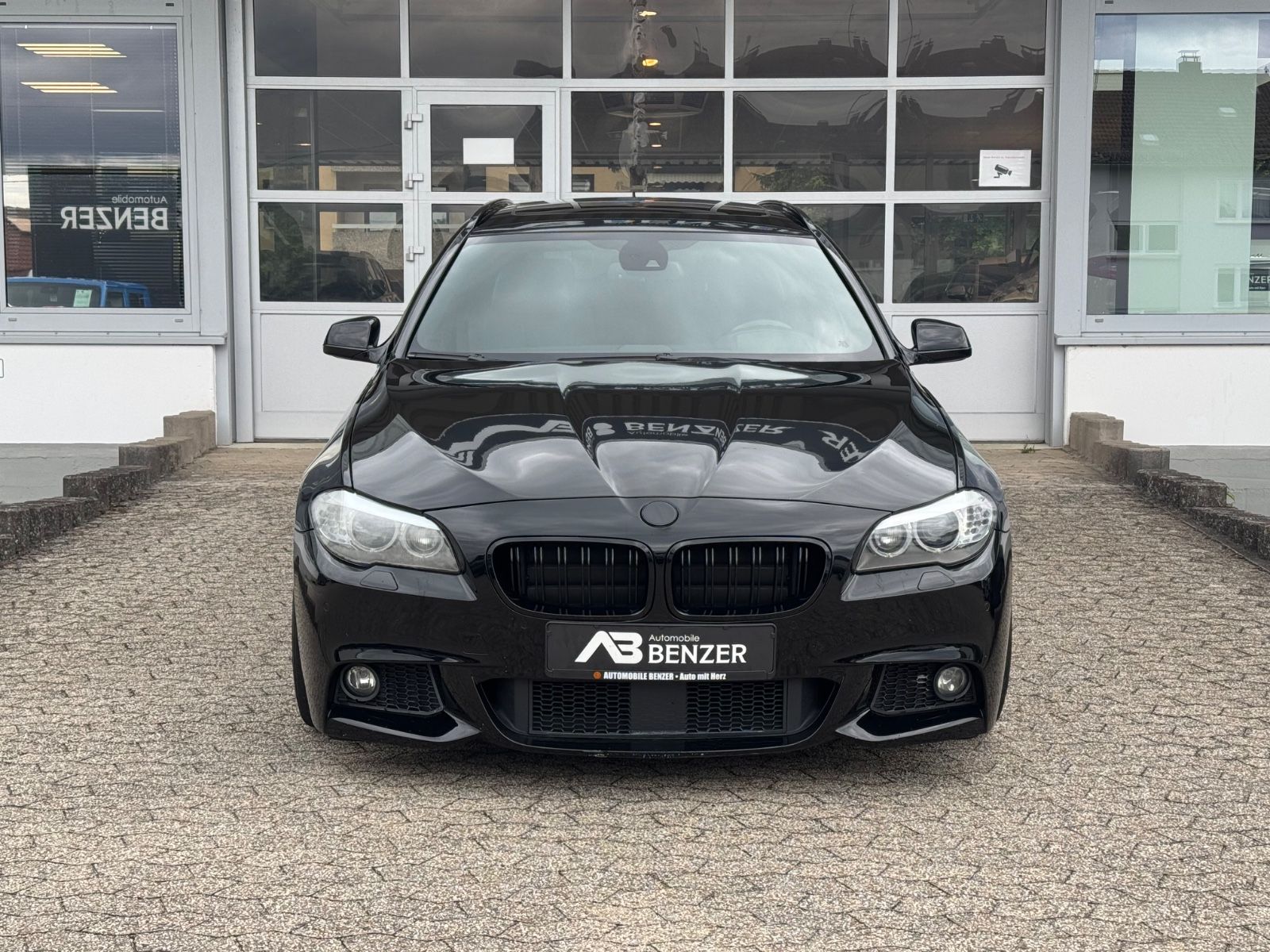 Fahrzeugabbildung BMW 535 d M-Paket/Pano/Leder/R-Cam/ACC/Memory/HUD