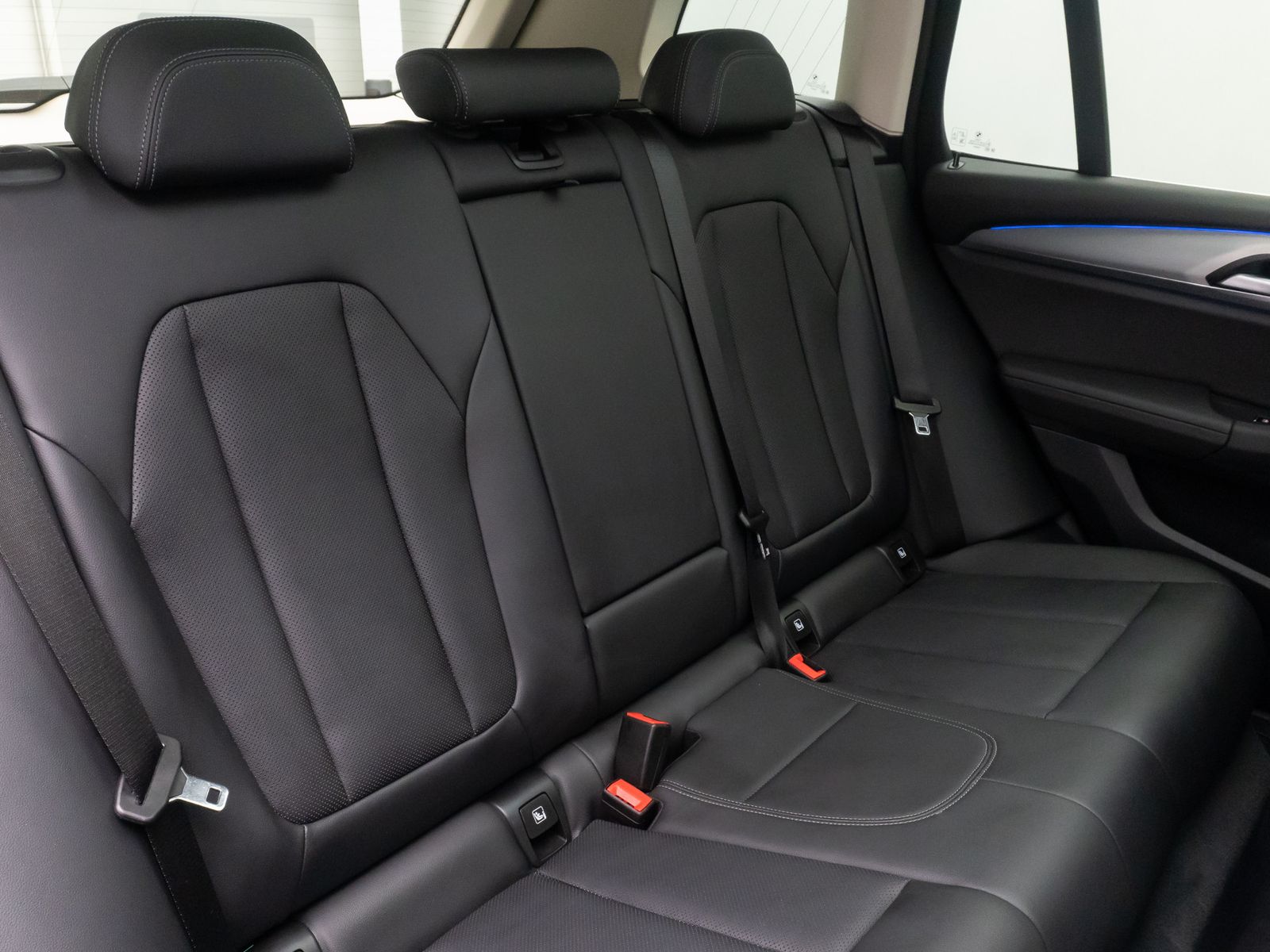 Fahrzeugabbildung BMW X3 xD30i  DAB Kamera HiFi AHK Panorama Laser 19"