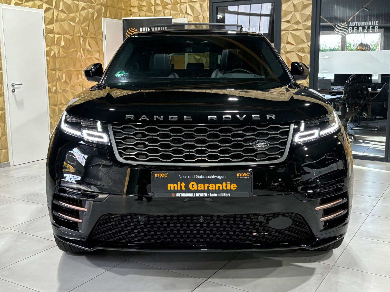 Fahrzeugabbildung Land Rover Range Rover Velar/R-DYNAMIC/PANO/HEAD-UP/ACC