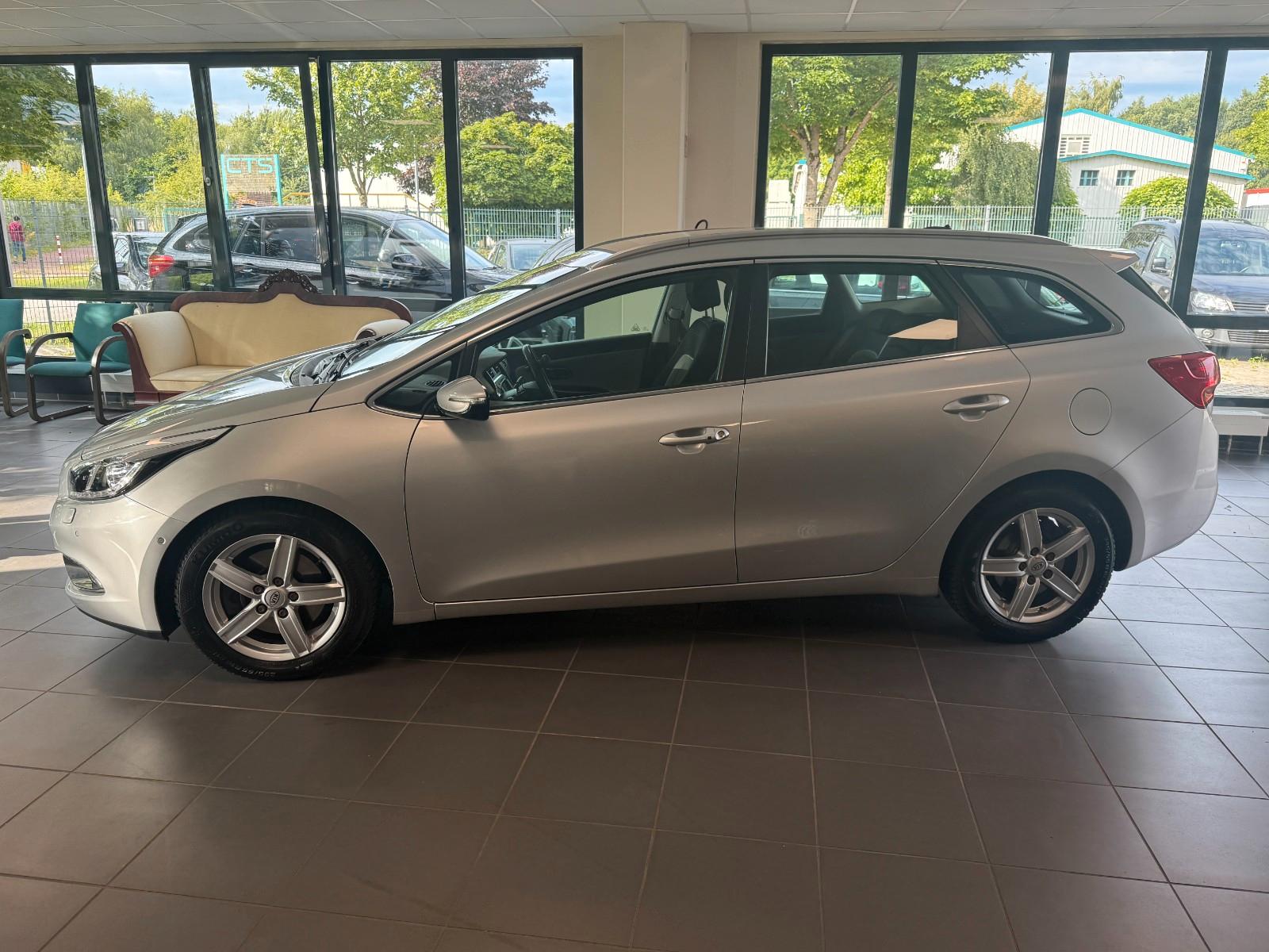 Kia Ceed Sportswagon Spirit Behindertenger. Handgas