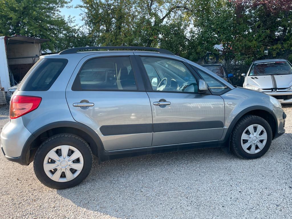 Suzuki SX4
