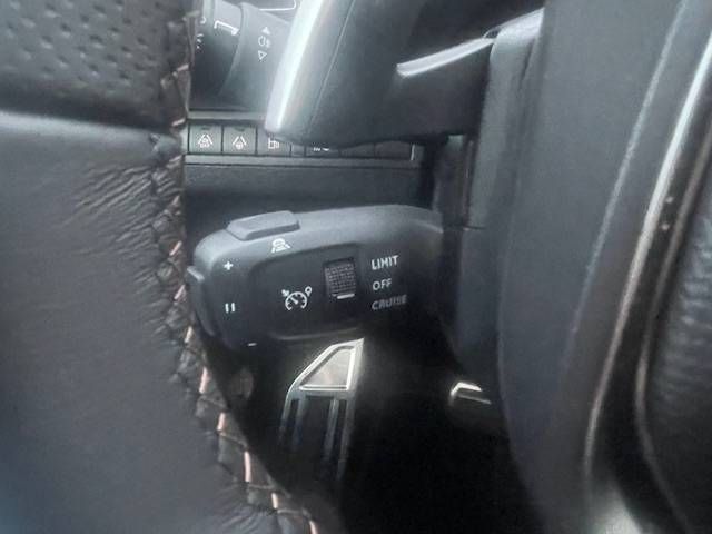 Fahrzeugabbildung Peugeot 3008 GT PlugIn Hybrid4 300 e-EAT8