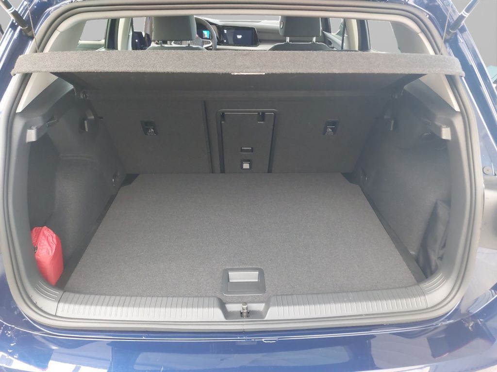 Fahrzeugabbildung Volkswagen Golf 1.5 TSI Life Panorama ACC IQ Light LED