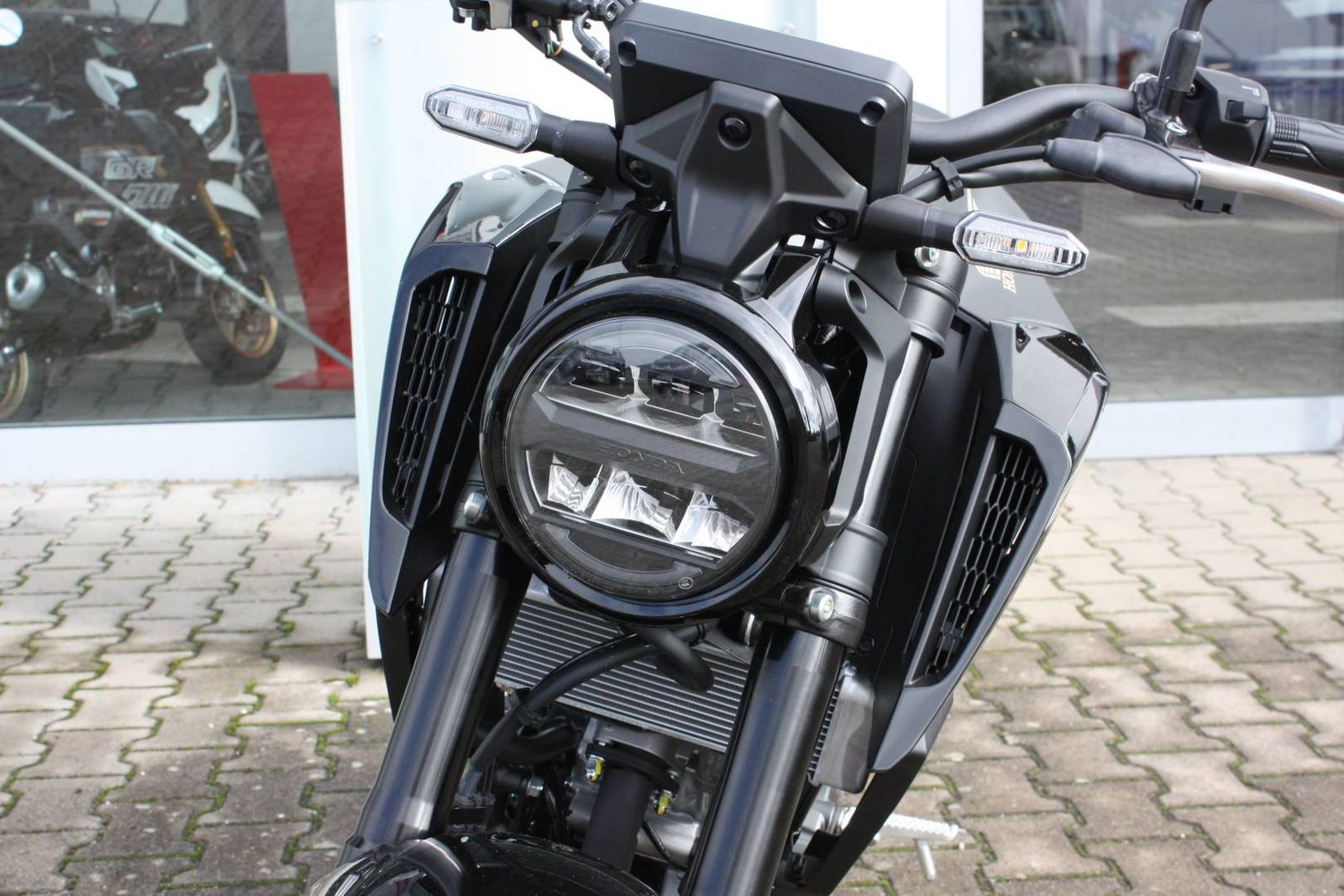 Fahrzeugabbildung Honda CB 125 R