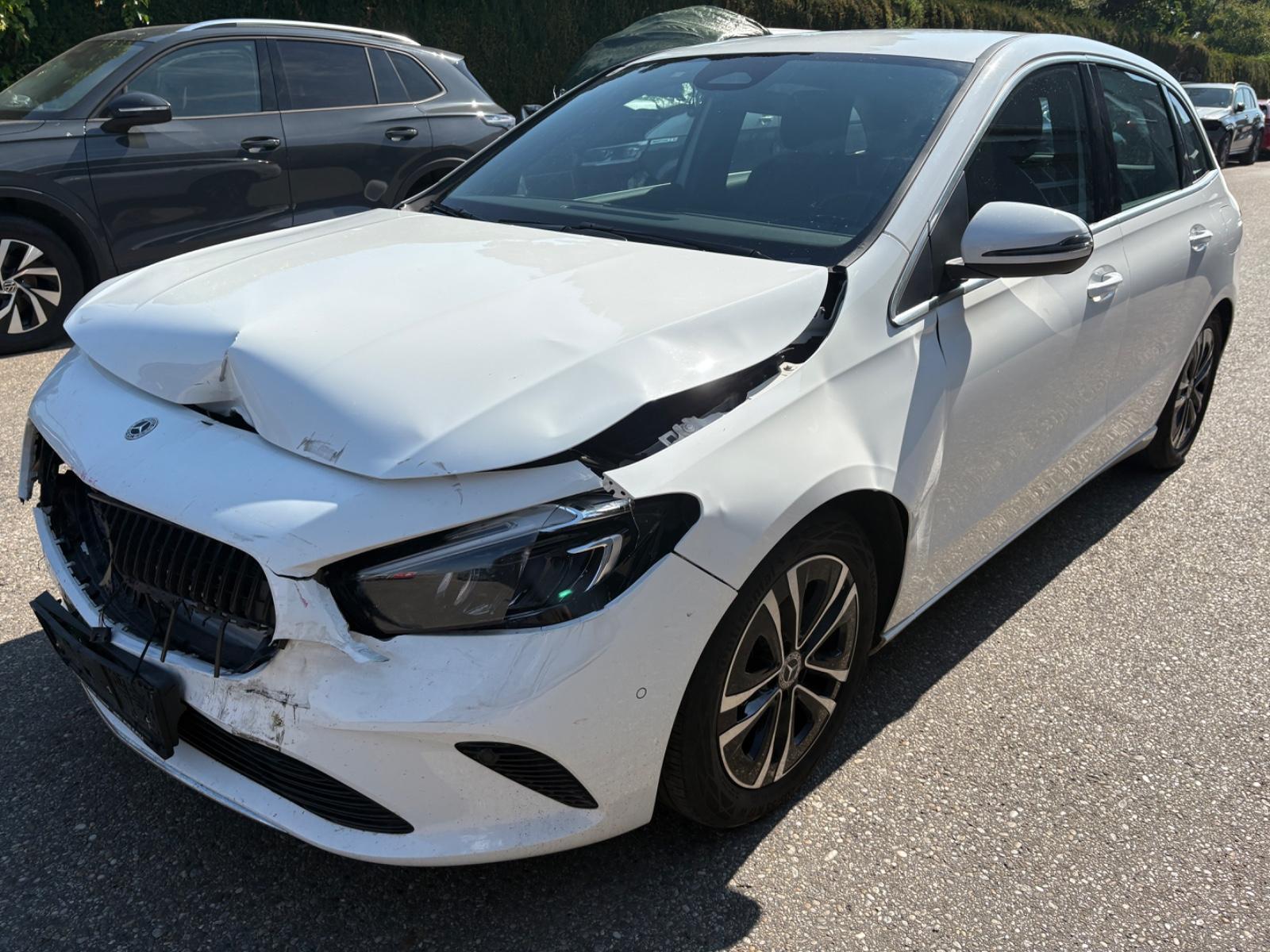 Mercedes-Benz B 180 DCT