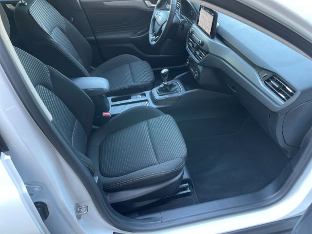 Fahrzeugabbildung Ford Focus 1.0 EcoBoost Mild-Hybrid Titanium , Navi,