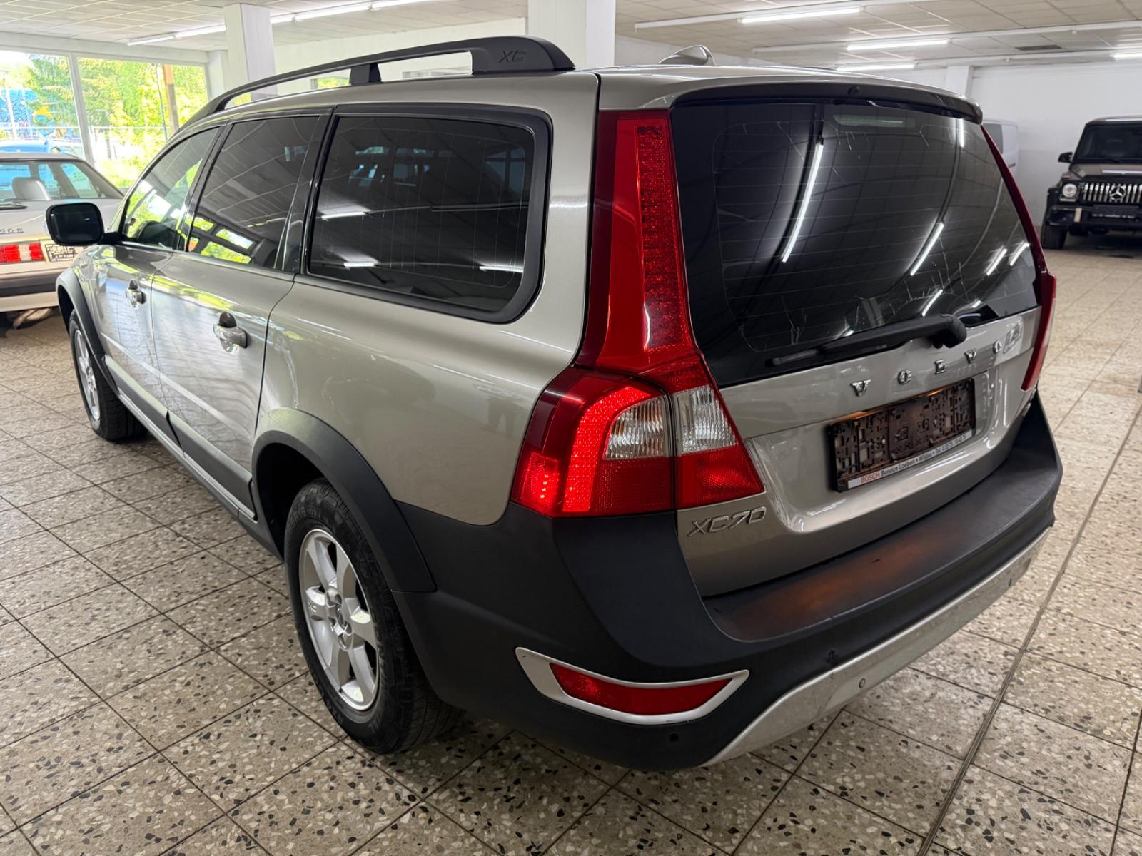 Volvo XC70 2007 — engine 2.401 cm³, 185 HP (136kW)