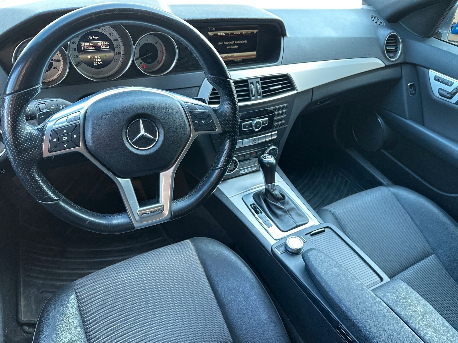 Fahrzeugabbildung Mercedes-Benz C 300 d T 4Matic AMG-Line NAV+PANO+KAM+AHK