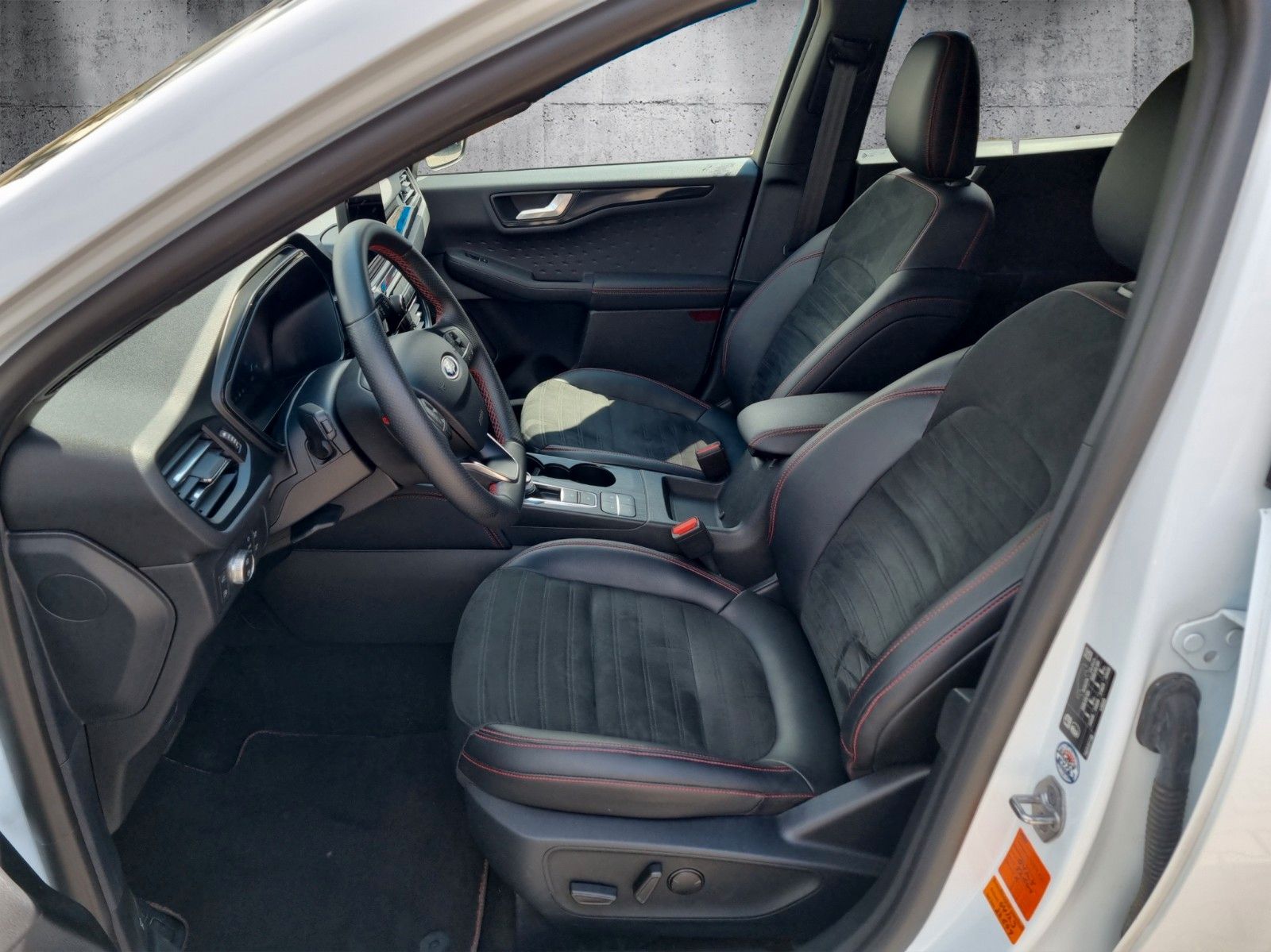 Fahrzeugabbildung Ford Kuga Plug-In Hybrid ST-Line X