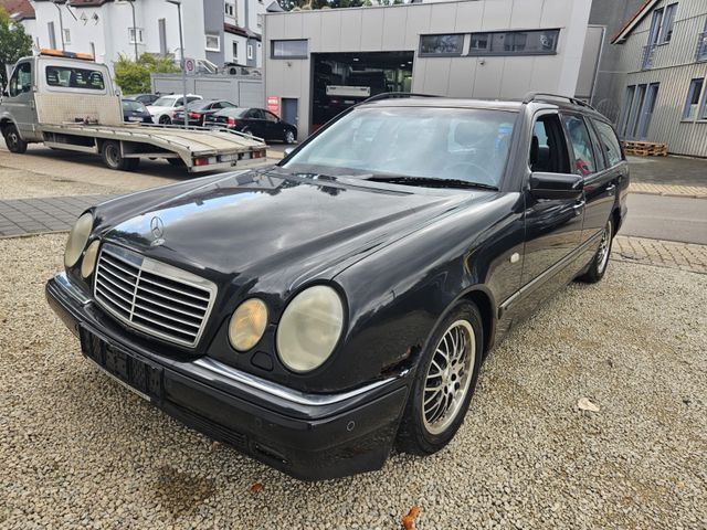 Mercedes-Benz E 300 TD AVANTGARDE Automatik/SHZ/Klima/