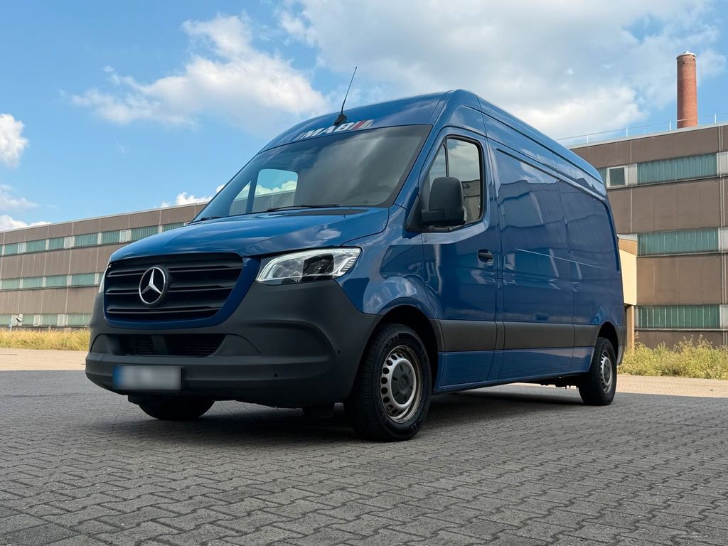 Image of Mercedes-Benz Sprinter
