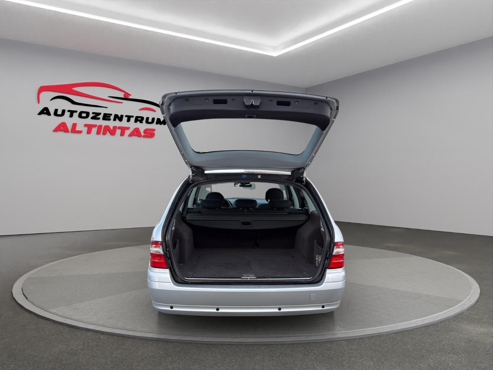 Mercedes-Benz E200 2005 — photo 25