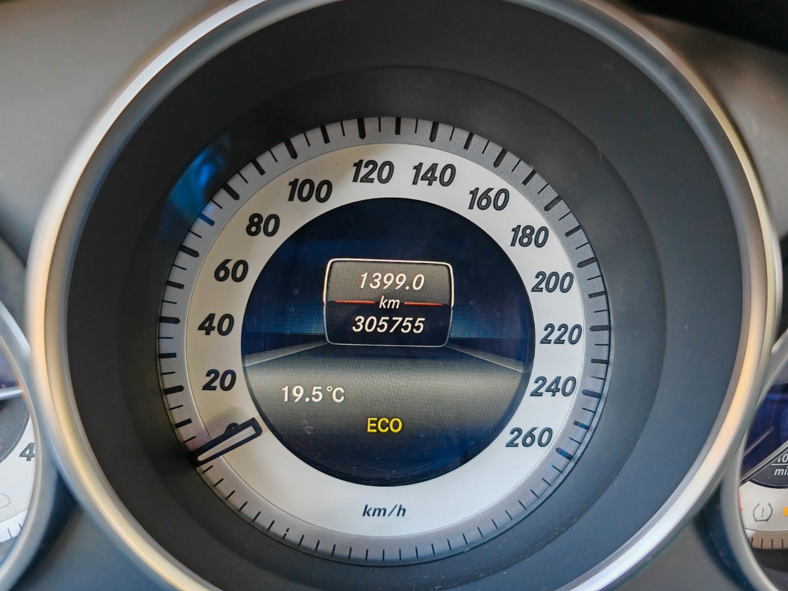 Mercedes-Benz E 220 BlueTEC BlueEFF. Standard