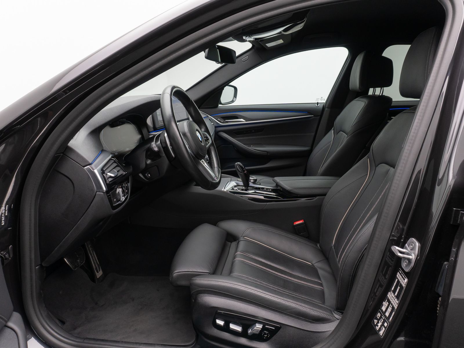 Fahrzeugabbildung BMW 540d xD M Sport Laser Kamera HUD DAB HiFi Komfor