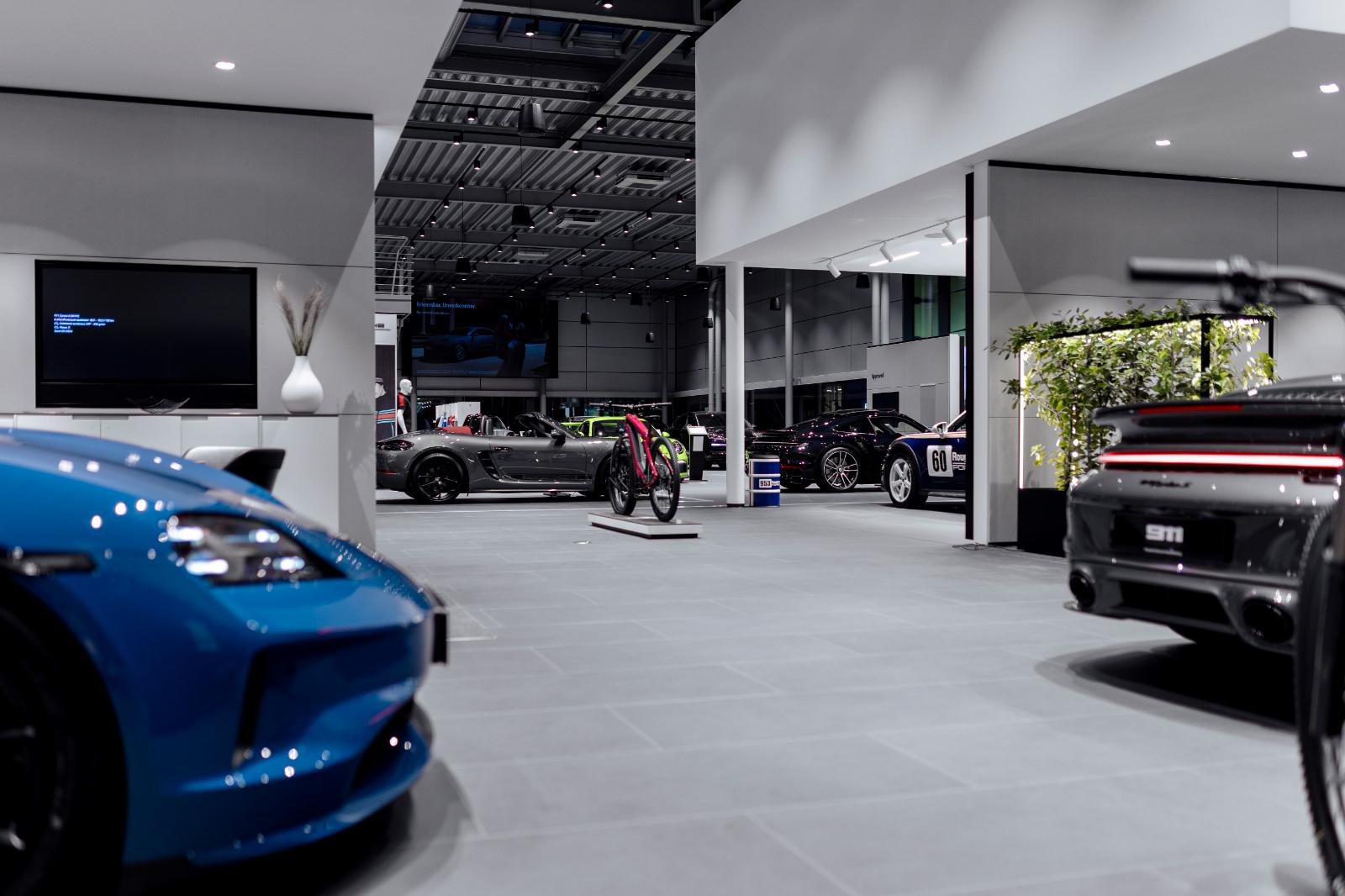 showroom-image-top
