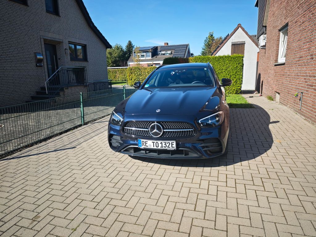 Image of Mercedes-Benz E 300